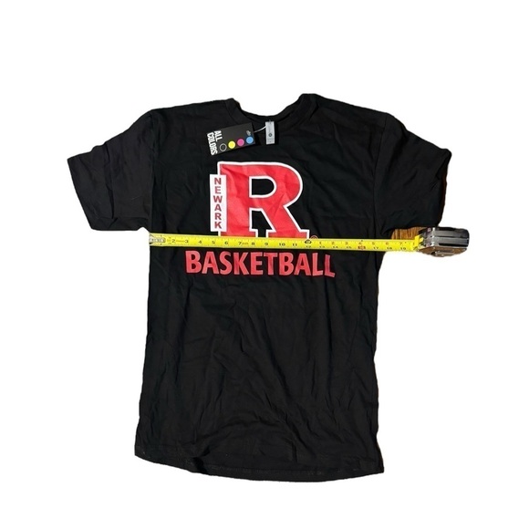 NEW Rutgers Basketball Men’s Short Sleeve T Shirt Black Red NWT Size Medium - Picture 5 of 9